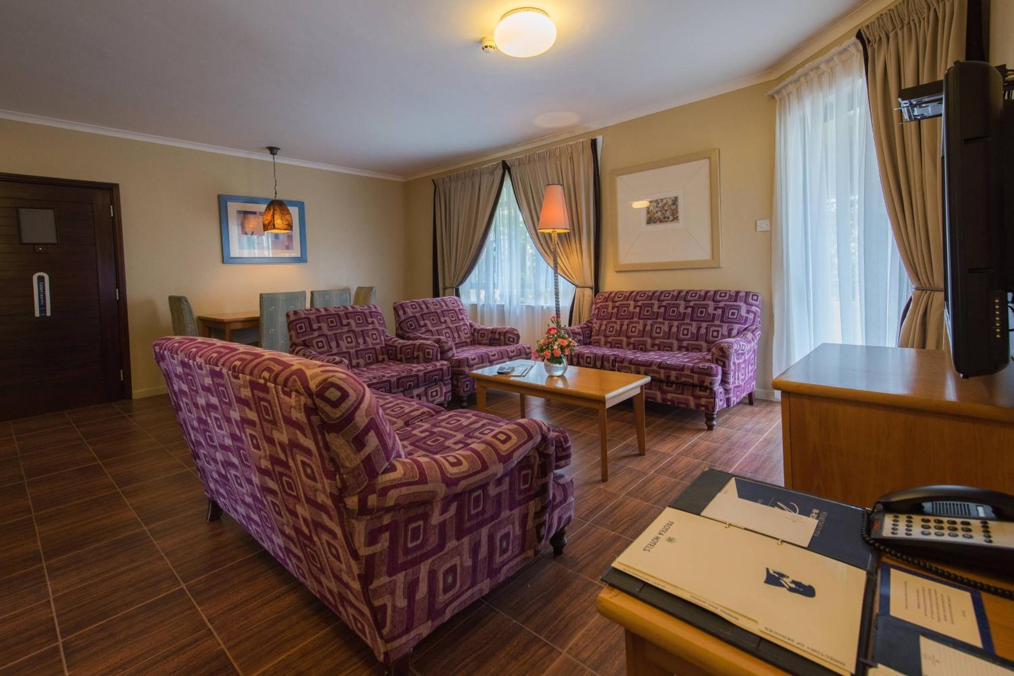 Hotel Protea By Marriott Oyster Bay 4*