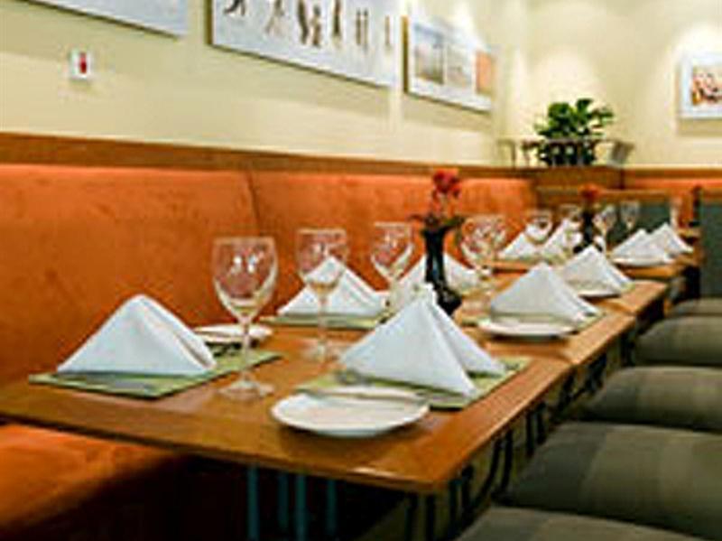 Hotel Protea By Marriott Oyster Bay 4*